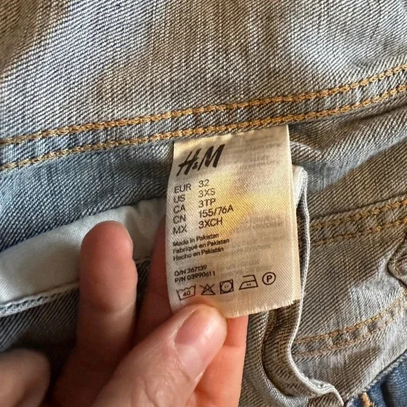 H&M denim jacket - Picture 3 of 5